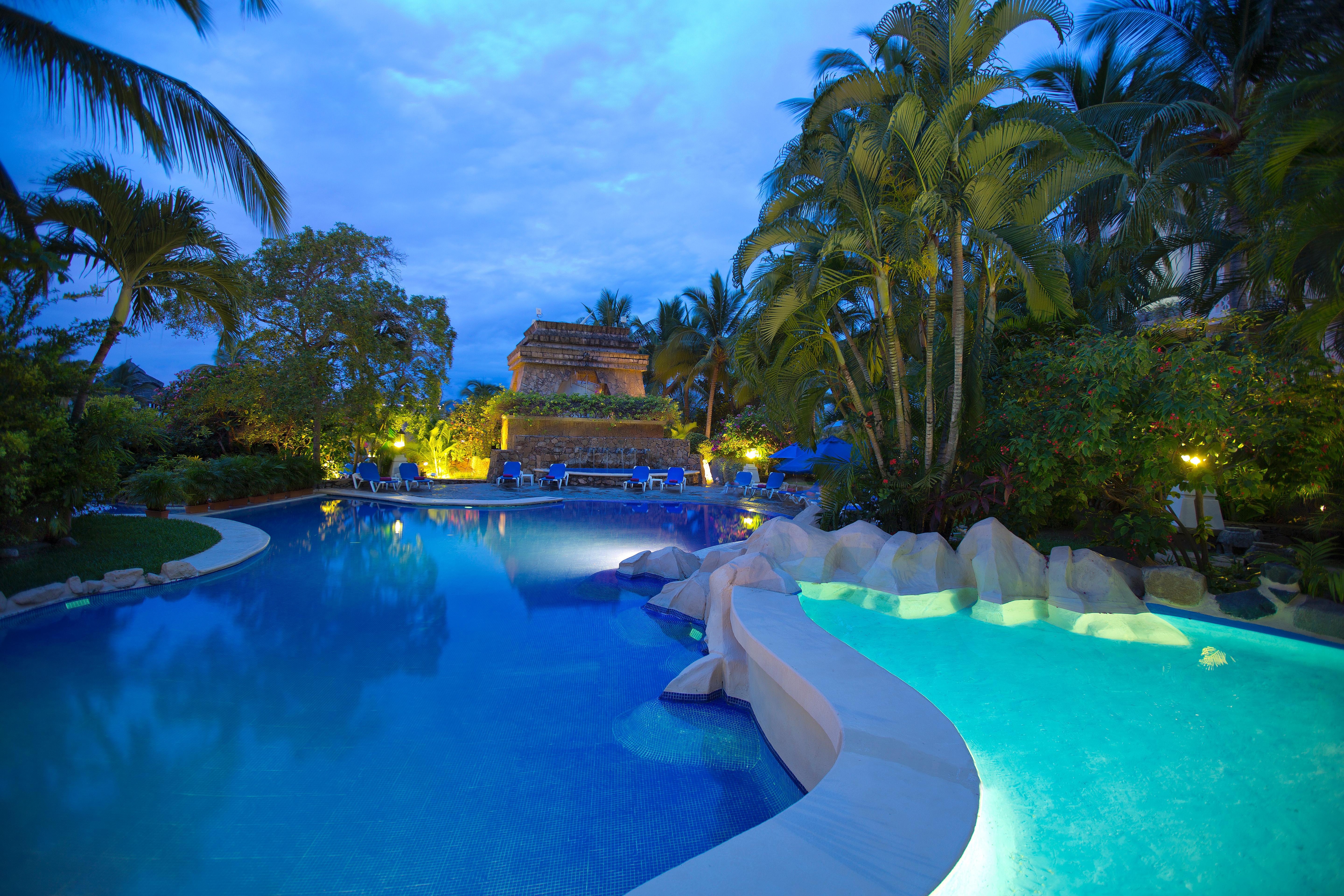 Barcelo Karmina Hotel Manzanillo Exterior foto The swimming pool at the resort