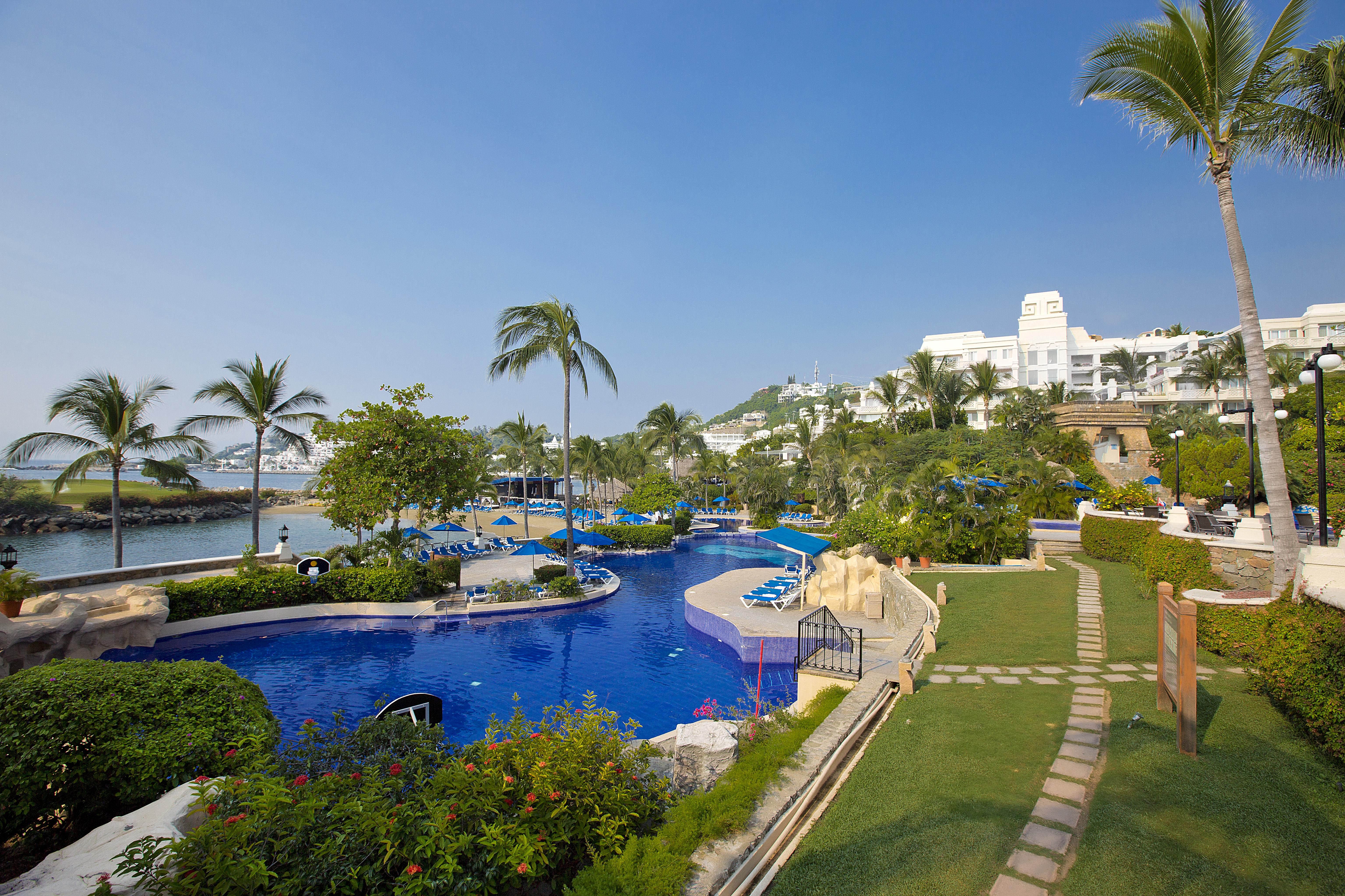 Barcelo Karmina Hotel Manzanillo Exterior foto The Royal Island Resort and Spa