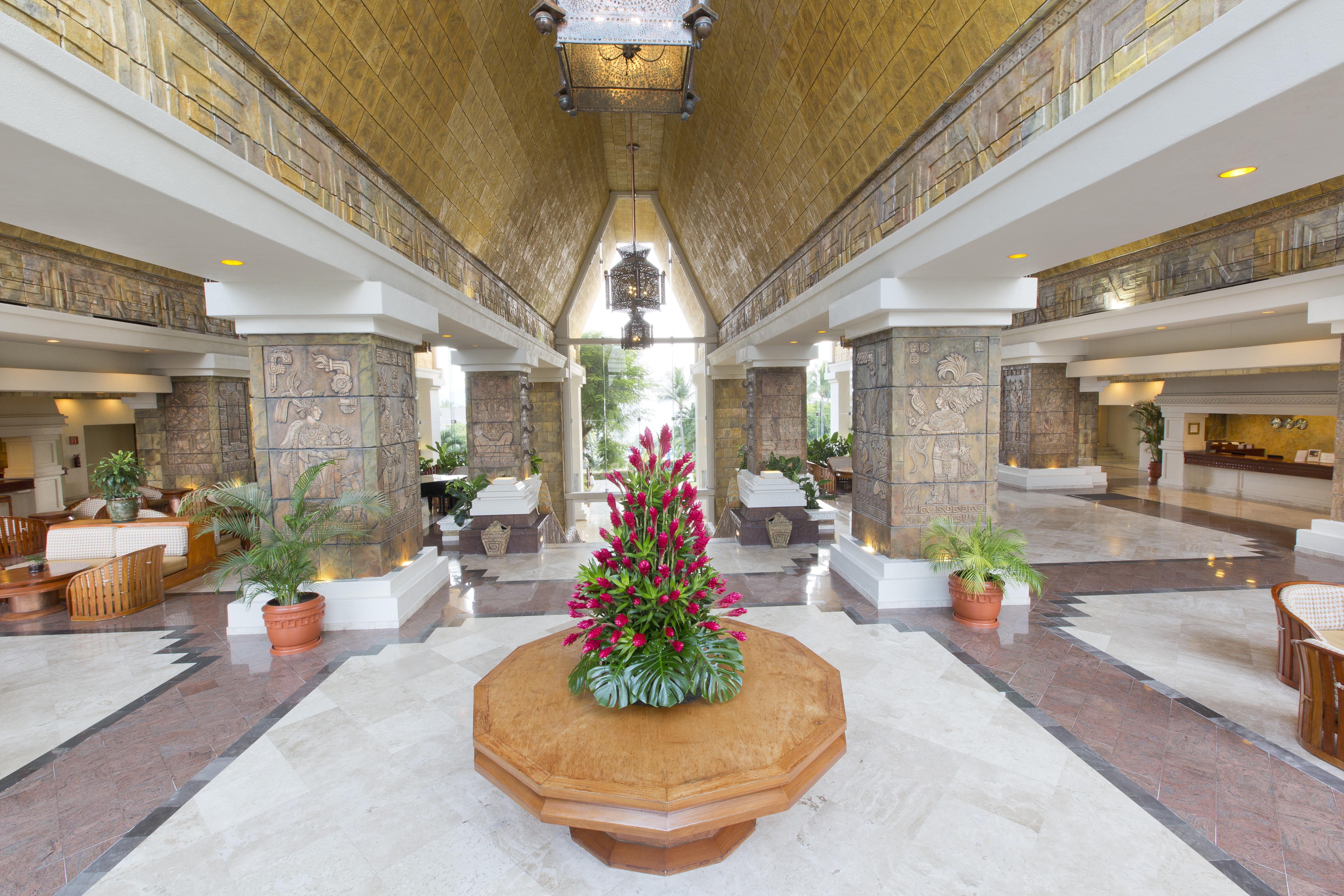 Barcelo Karmina Hotel Manzanillo Exterior foto The lobby of the hotel