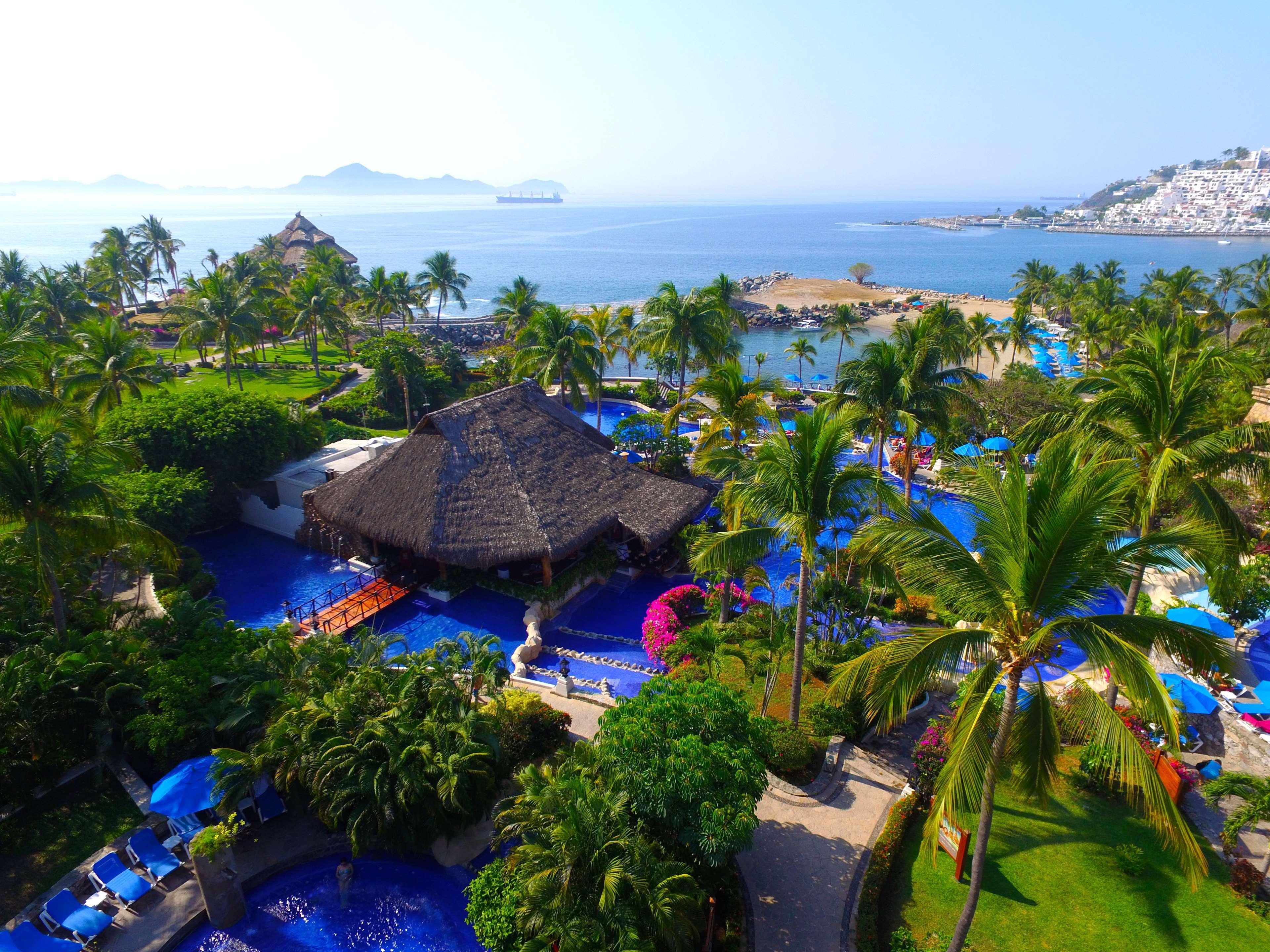 Barcelo Karmina Hotel Manzanillo Exterior foto Aerial view of the resort