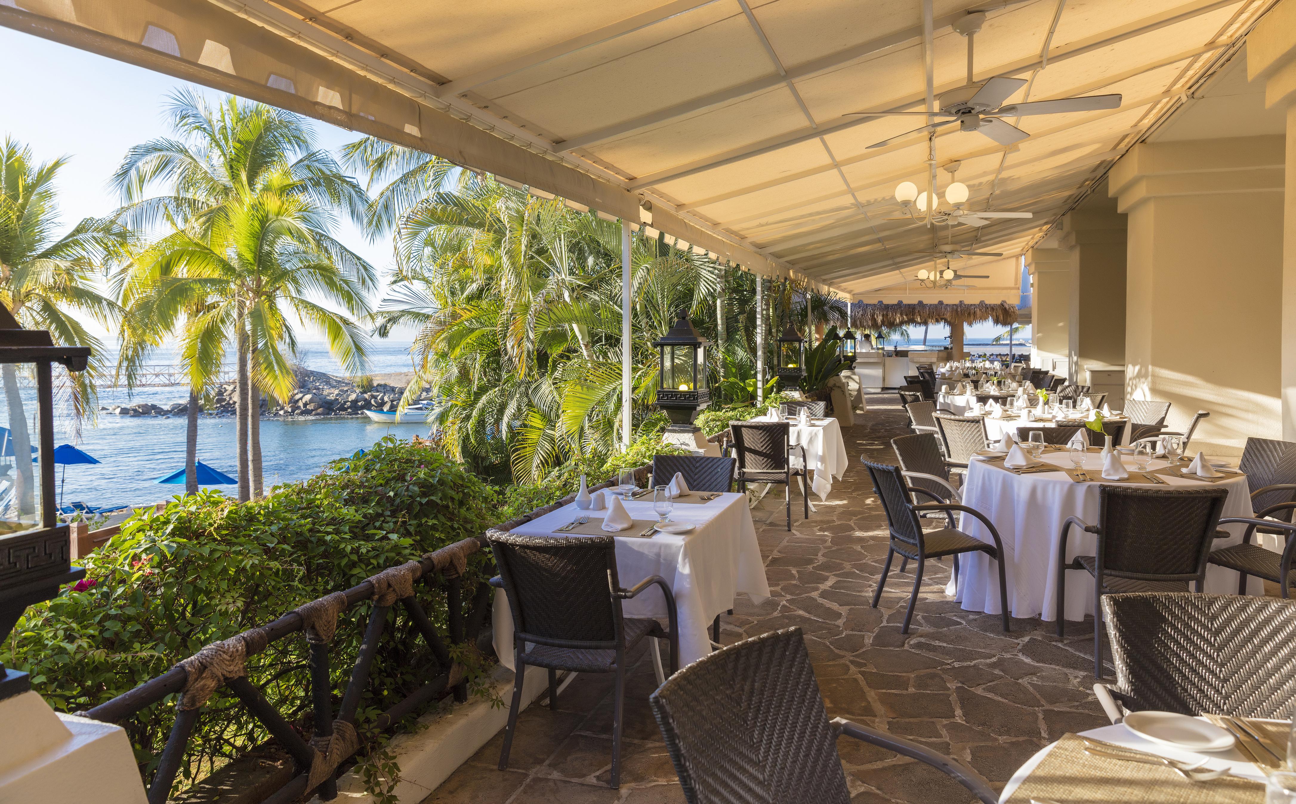 Barcelo Karmina Hotel Manzanillo Exterior foto The Terrace at the Four Seasons Resort