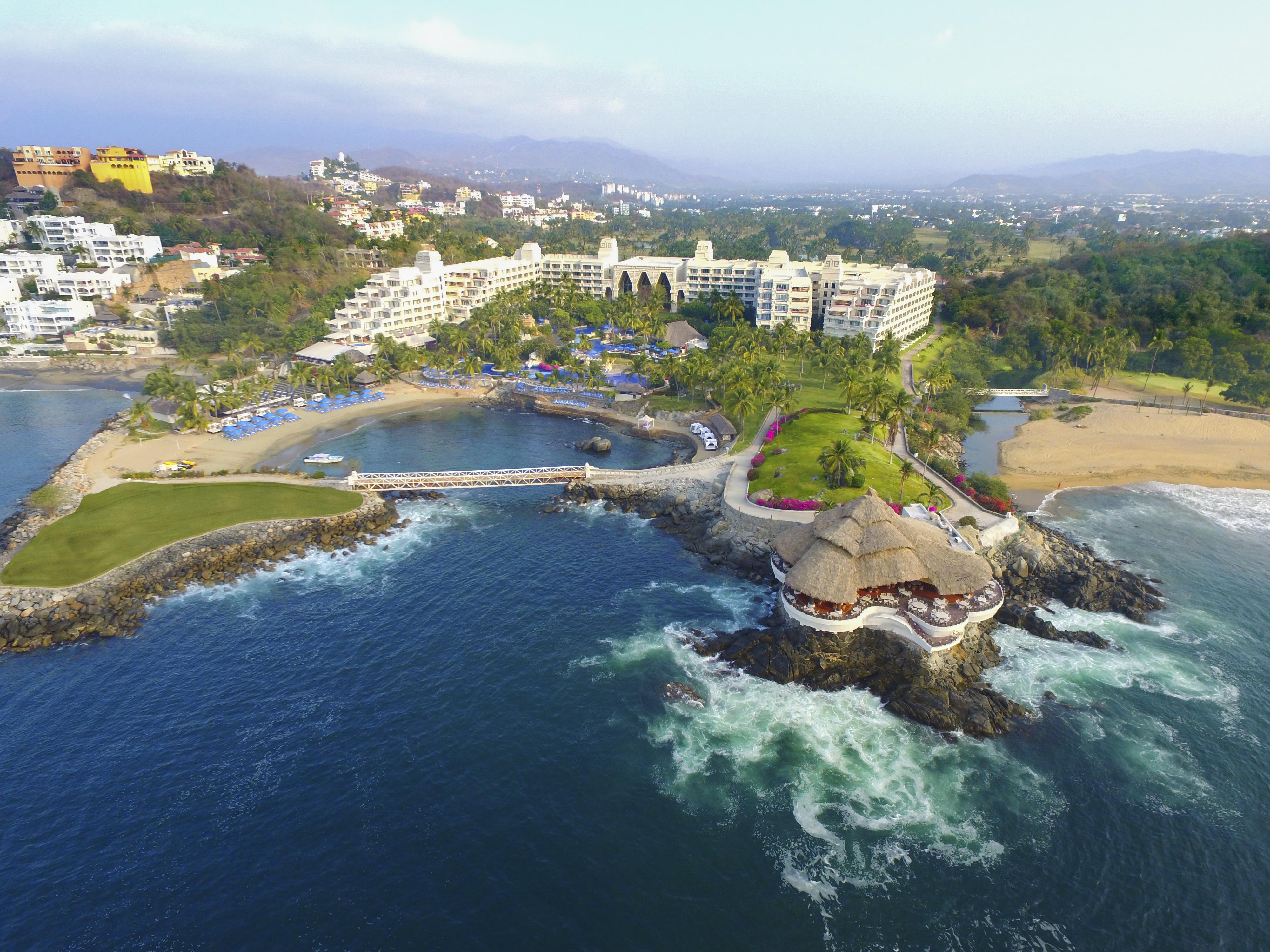 Barcelo Karmina Hotel Manzanillo Exterior foto Aerial view of Puerto Vallarta