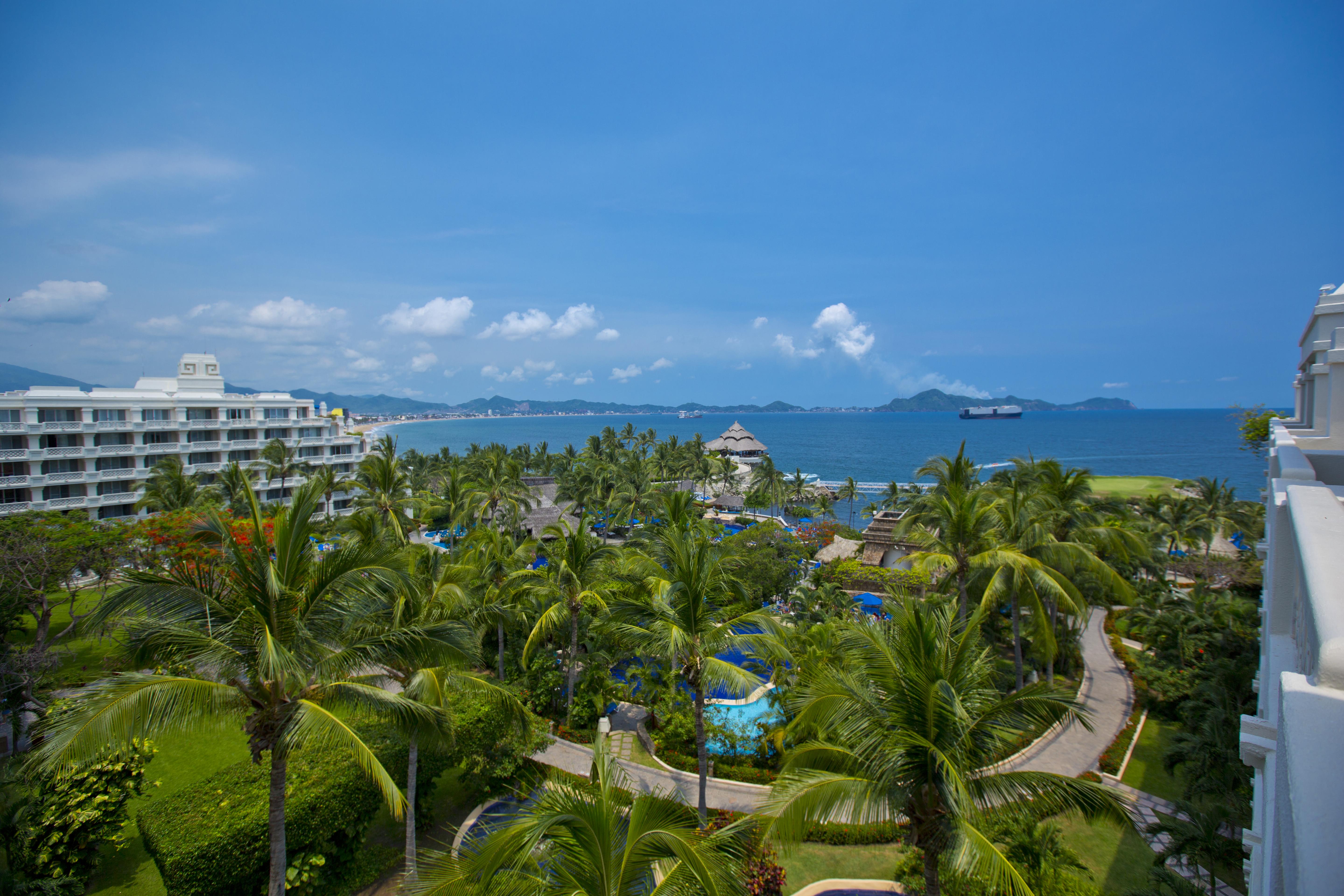 Barcelo Karmina Hotel Manzanillo Exterior foto View of the resort